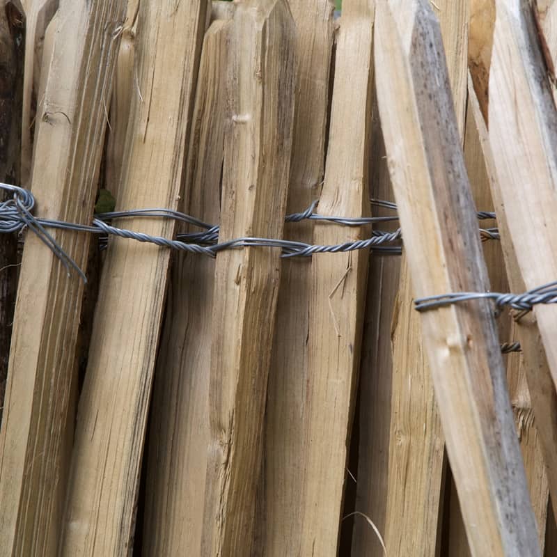 Chestnut fencing vs other types of fencing: what are the advantages and disadvantages?